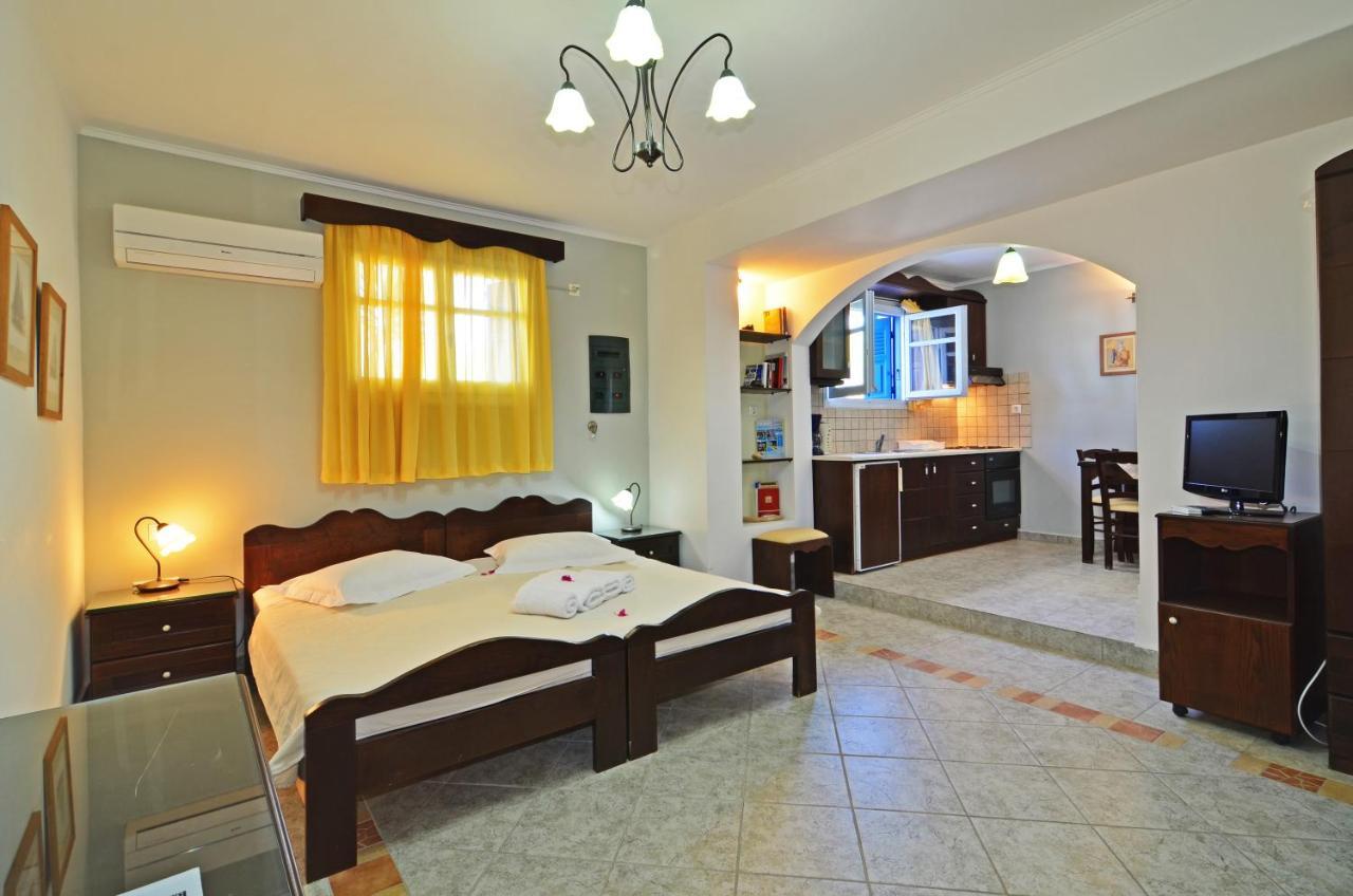 Nikos Sea View Apartments Адамас Экстерьер фото